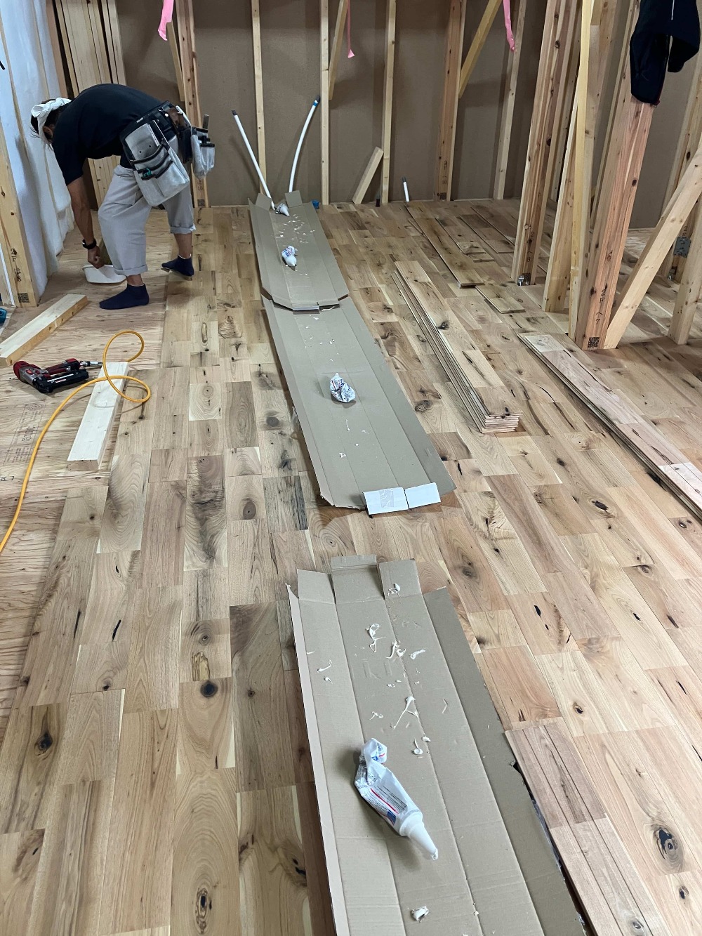 無垢材の施工しています
